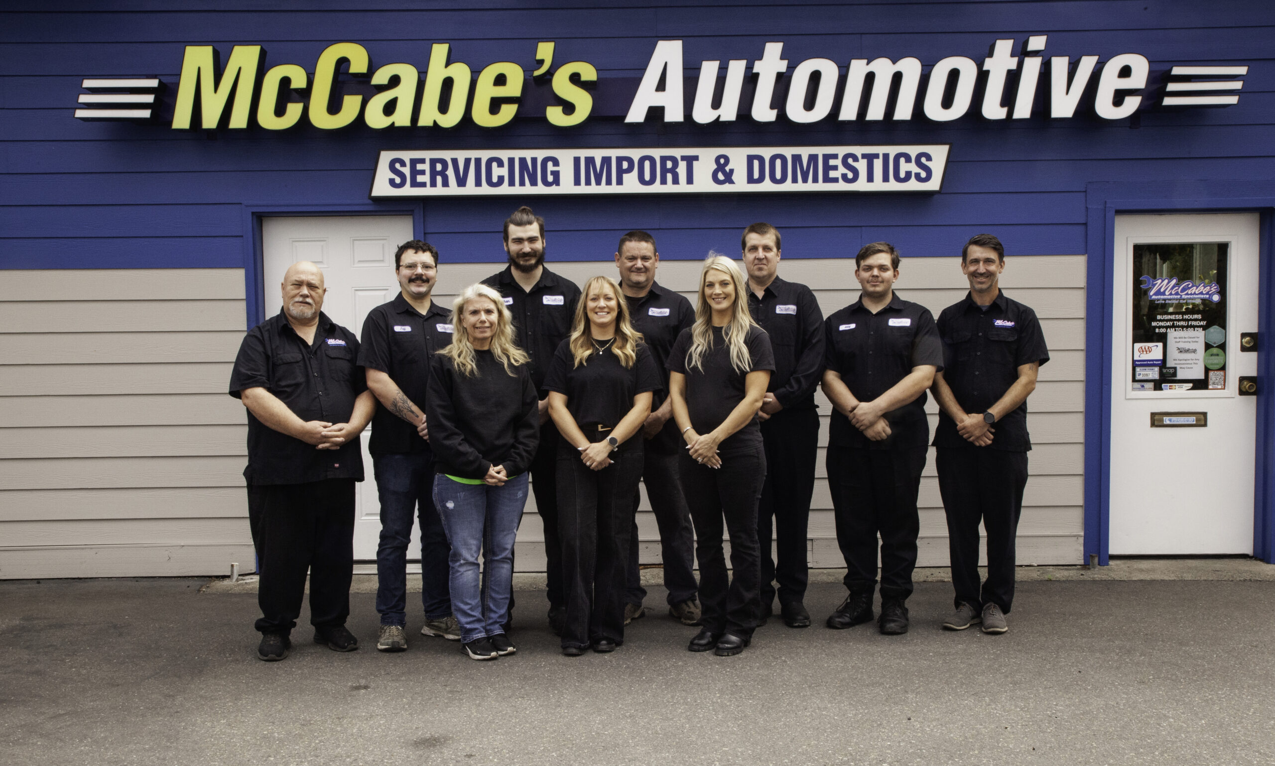 McC-22 Group photo of the team at McCabe's Automotive